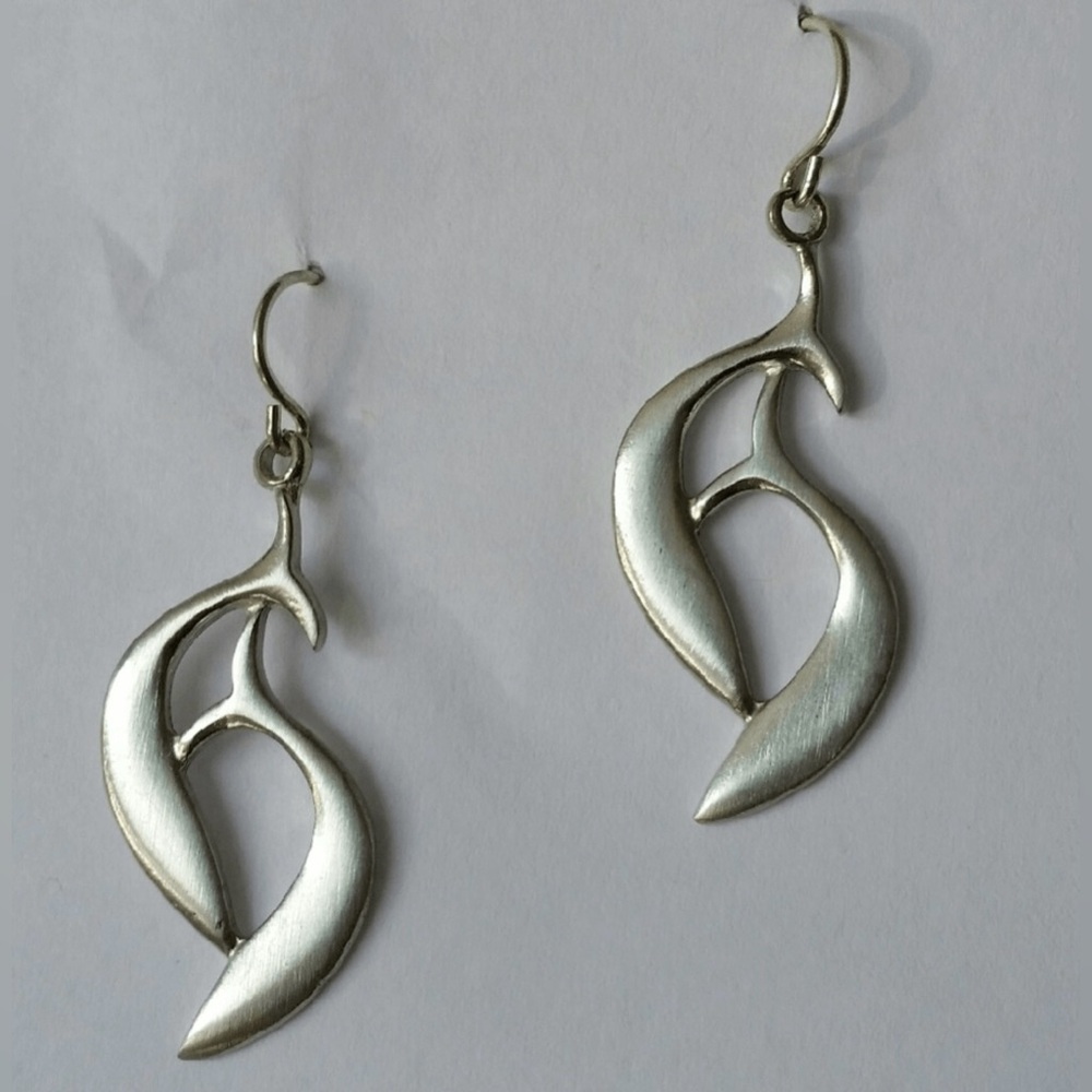 Ken Kantro Lovell Designs Signed Fish Dolphin Ocean Pewter Drop Earrings 1986